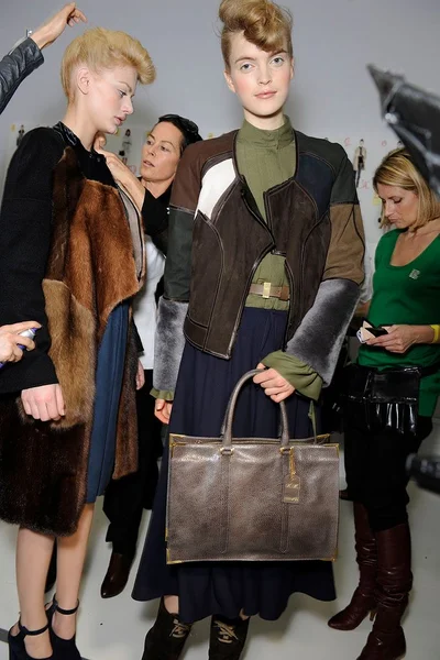Look 30